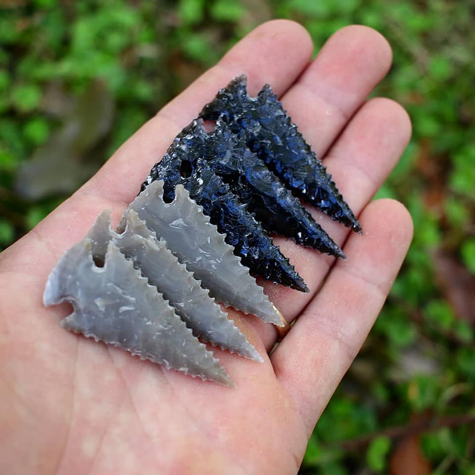 chert and obsidian stone hunting points