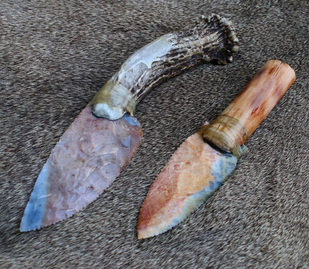 https://gillsprimitivearchery.com/wp-content/uploads/2018/10/coral-knives-1024x891.jpg